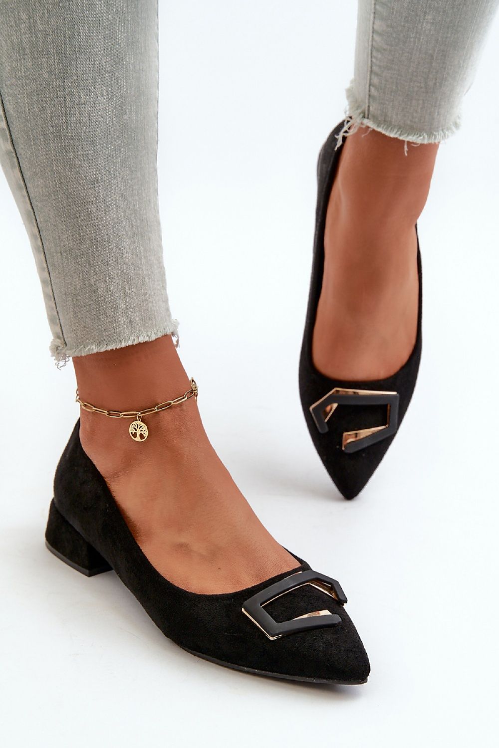 black lace heel pumps detail view