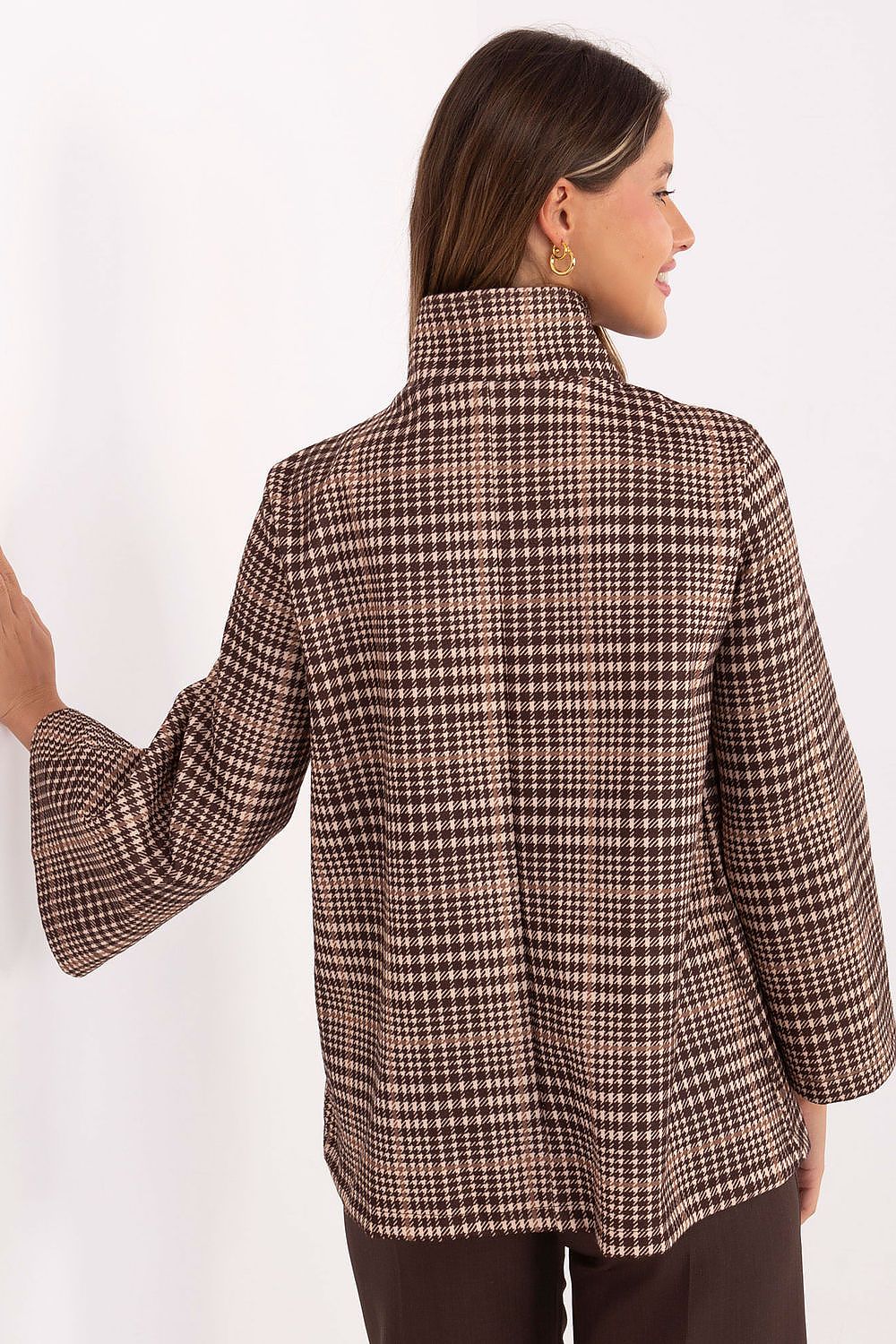 brown coat detail view