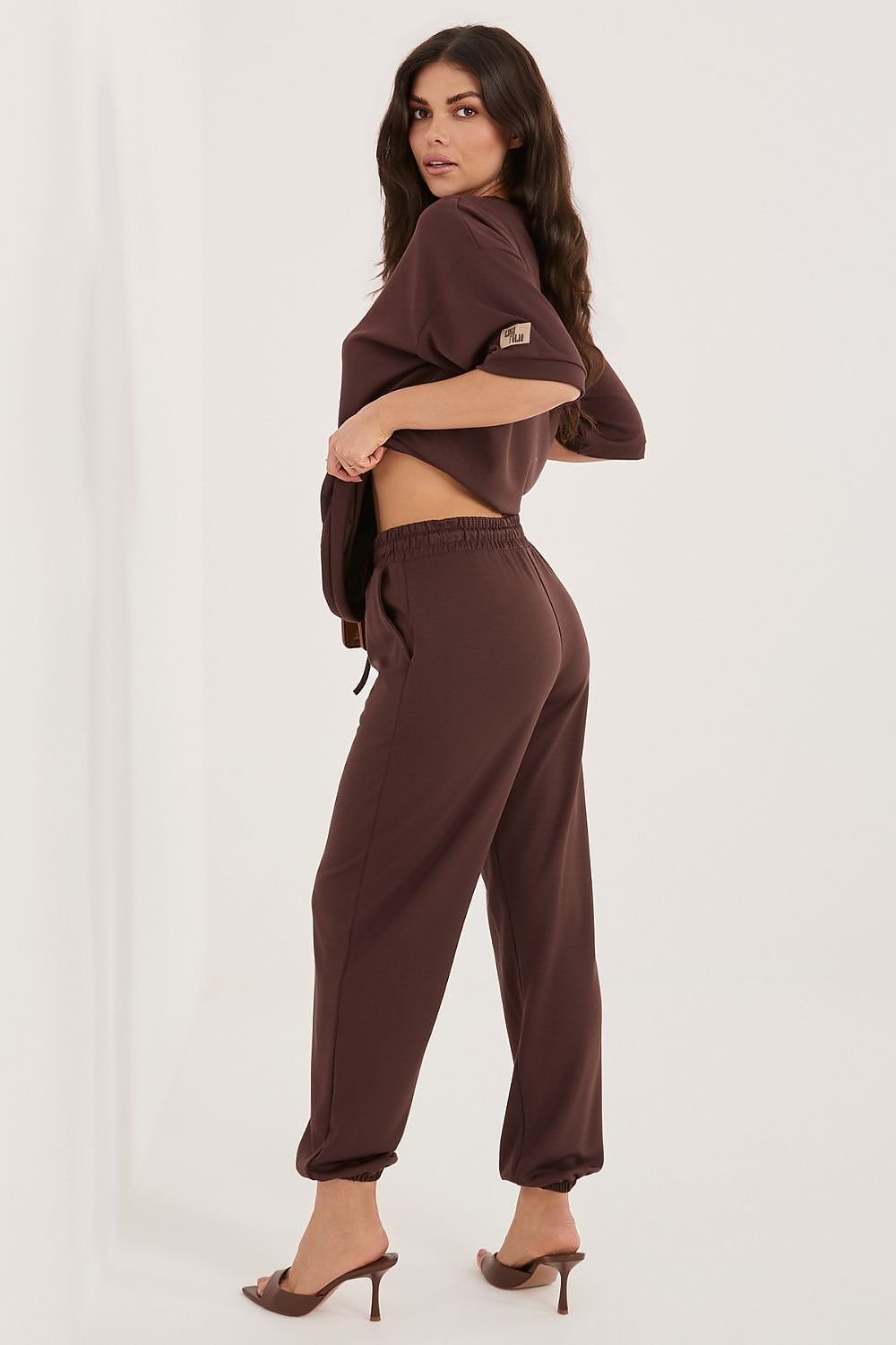brown matching set detail view