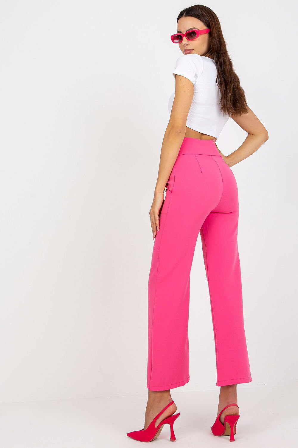 pink women trousers detail view