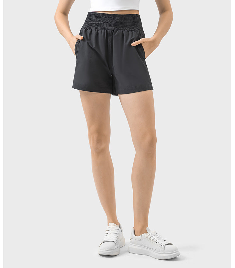 Cool-feeling fitness shorts outdoor use

