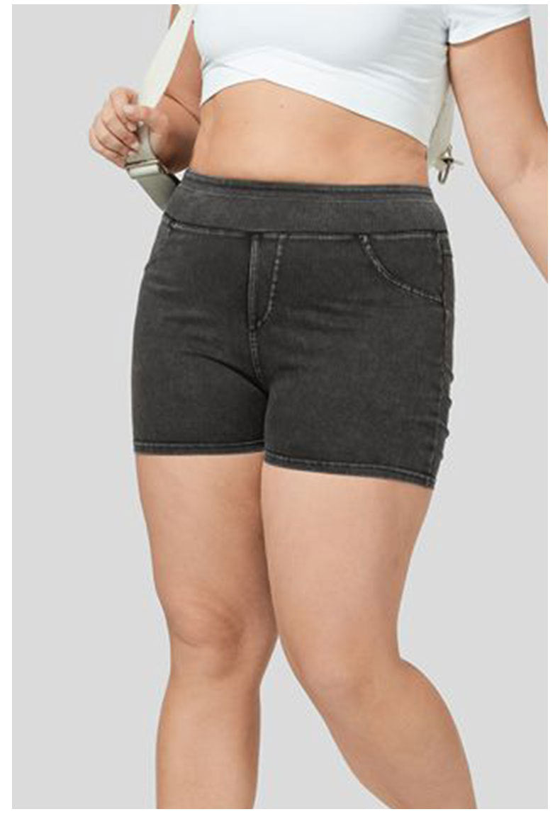 Stretchy plus size yoga shorts in denim with functional pockets

