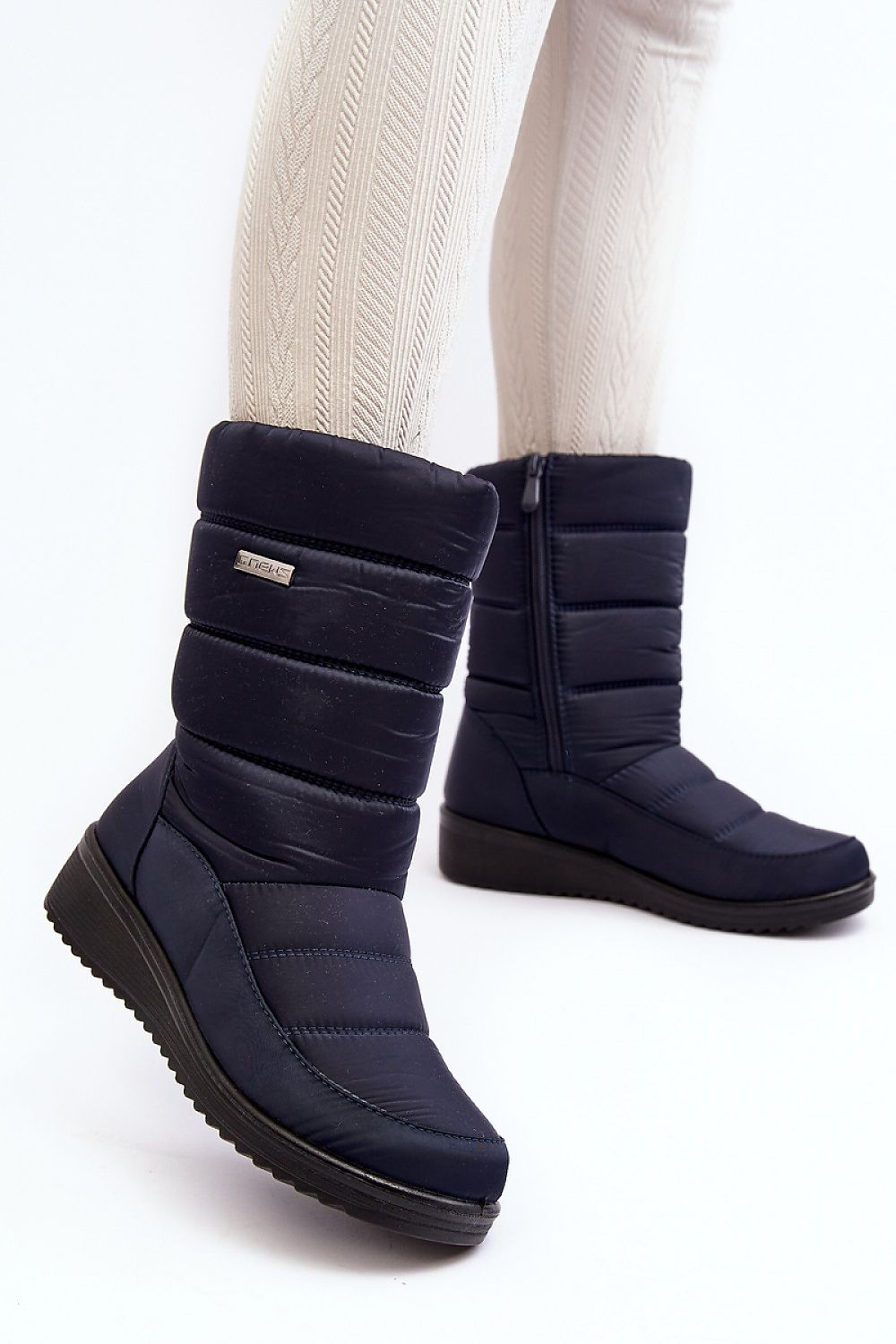 navy blue snow boots detail view
