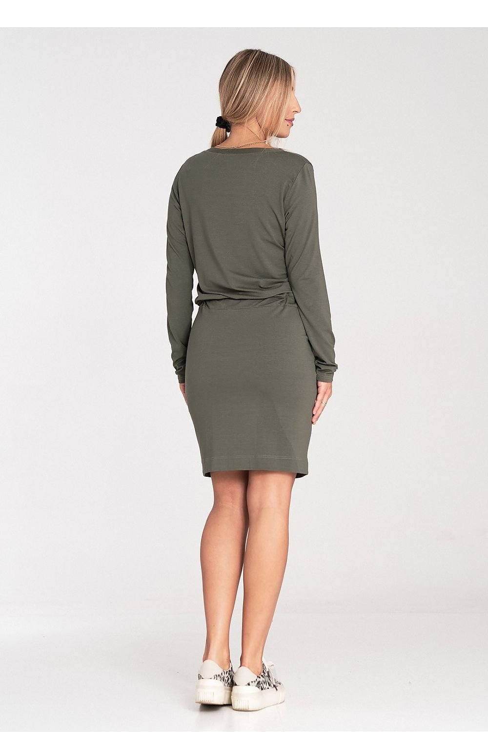 green long sleeve day dress detail view