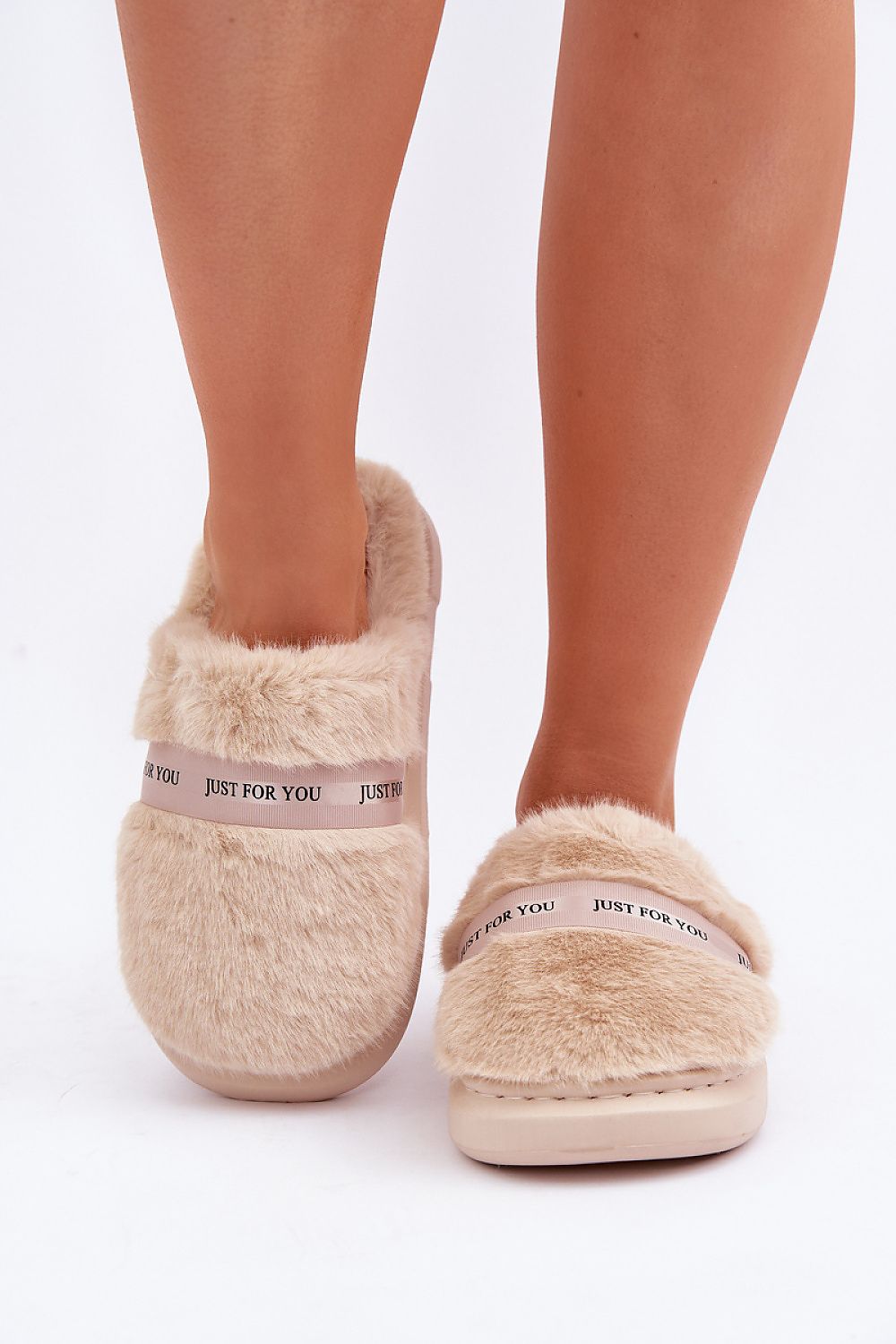 beige slippers detail view