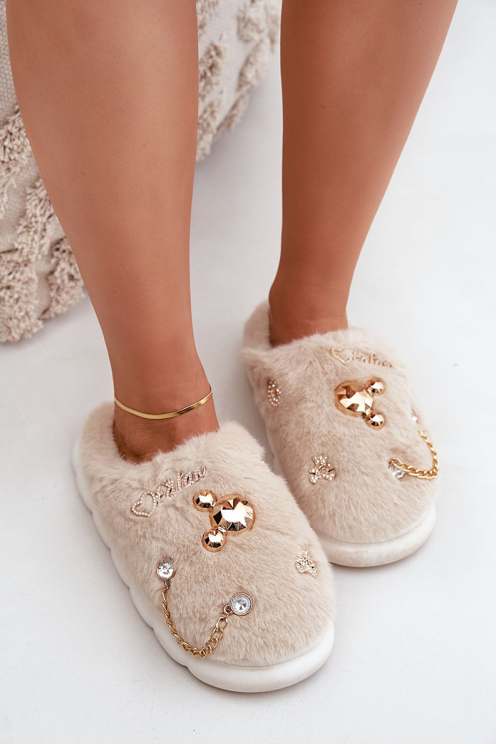 beige slippers view 9