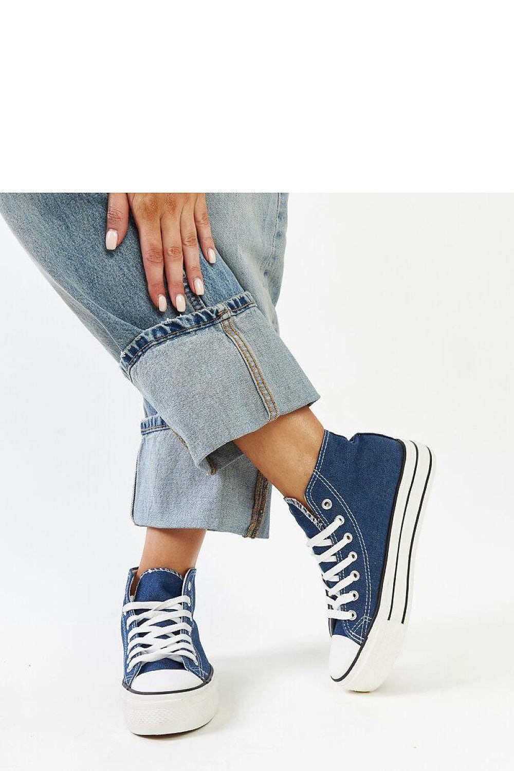 blue lace maxi sneakers detail view