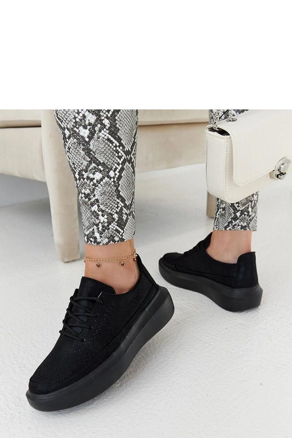 ~ sneakers view 10
