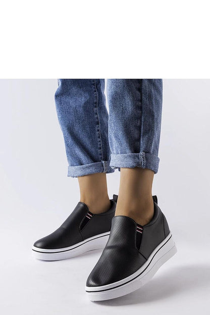 black sport shoes front view