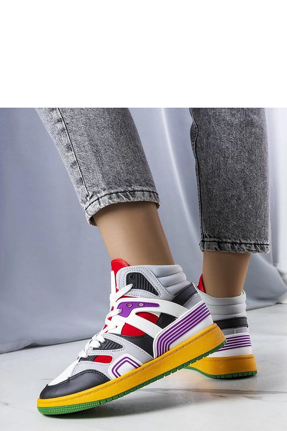 ~ lace sneakers detail view