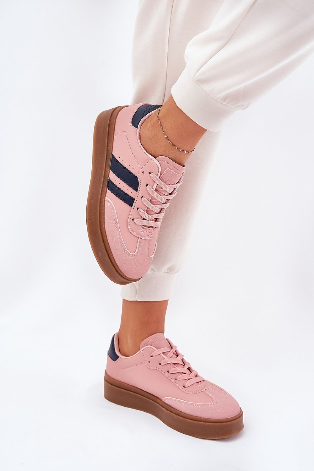 pink sport shoes detail view