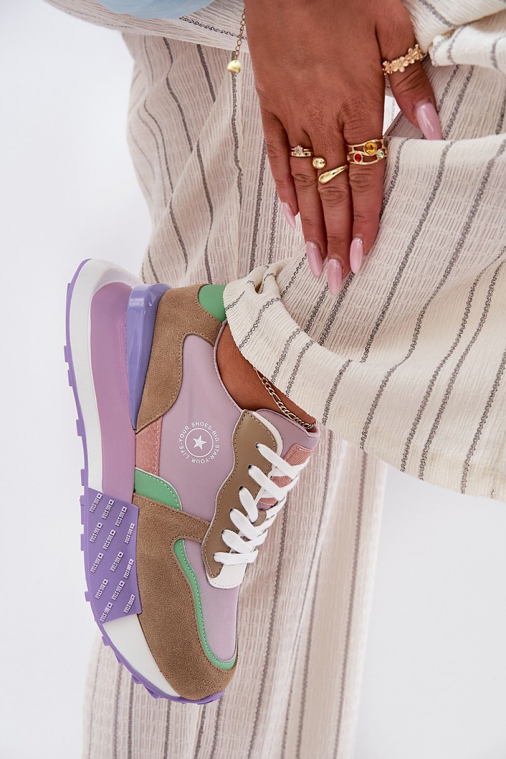 pink sport shoes detail view