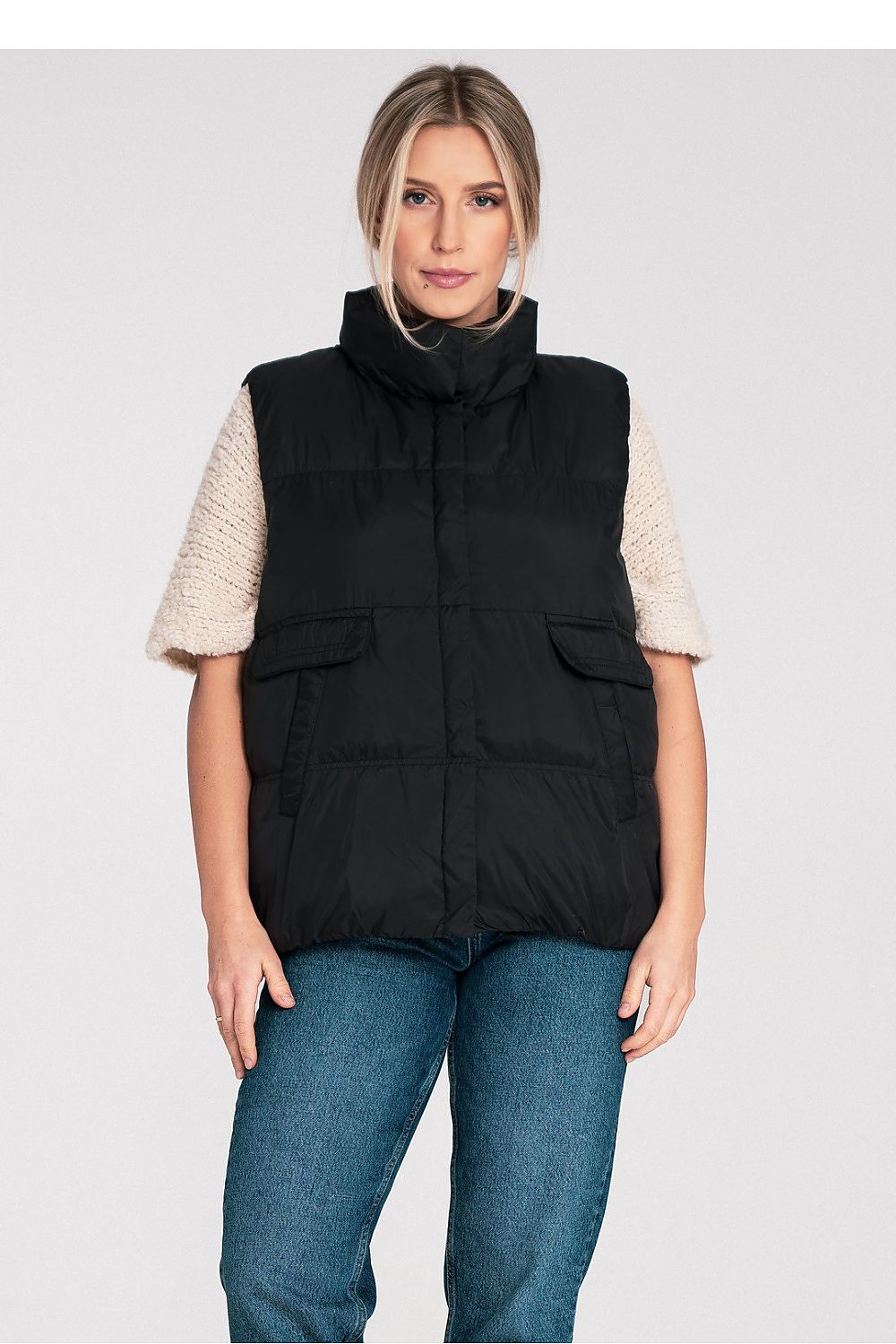 beige gilet view 6