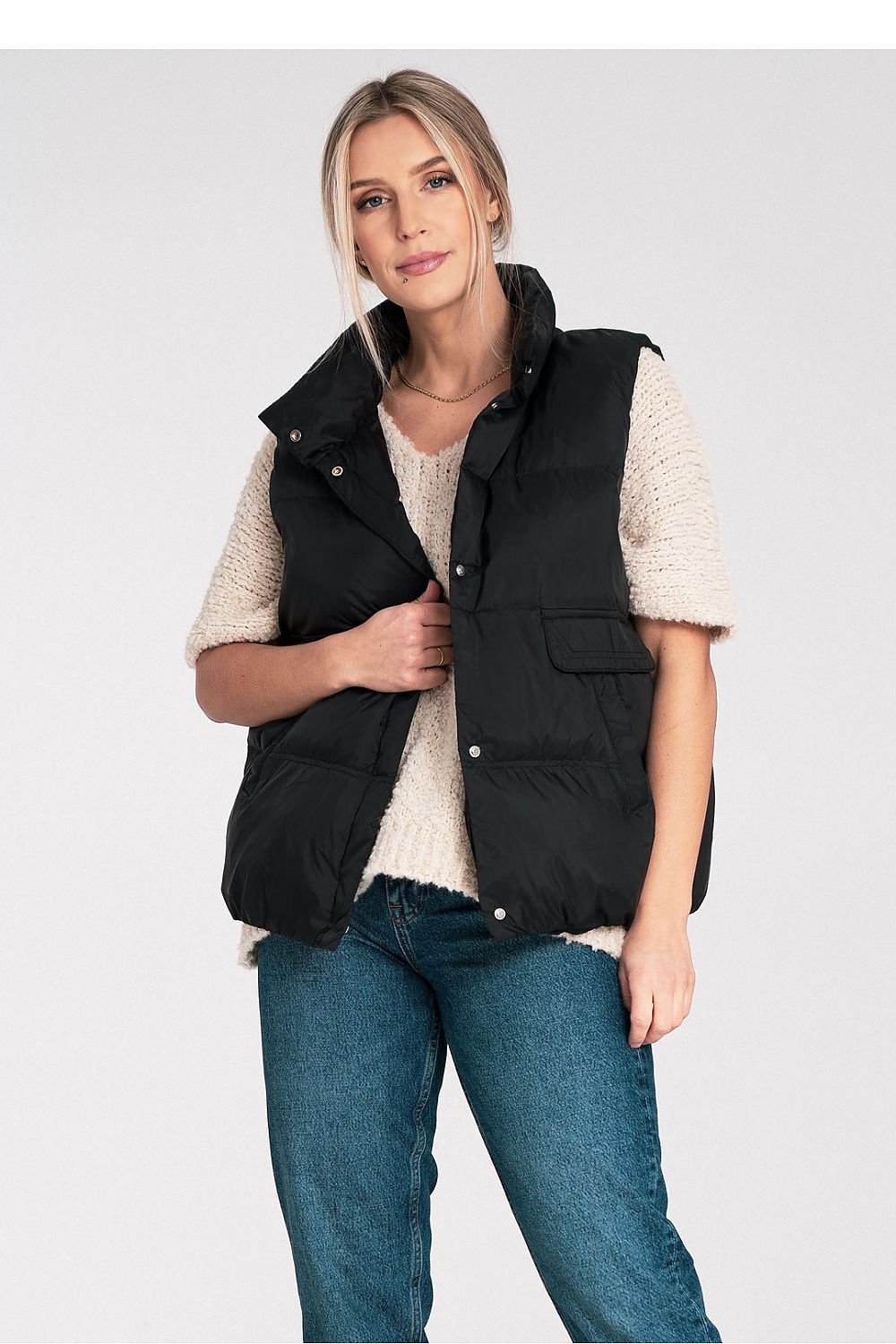beige gilet view 8