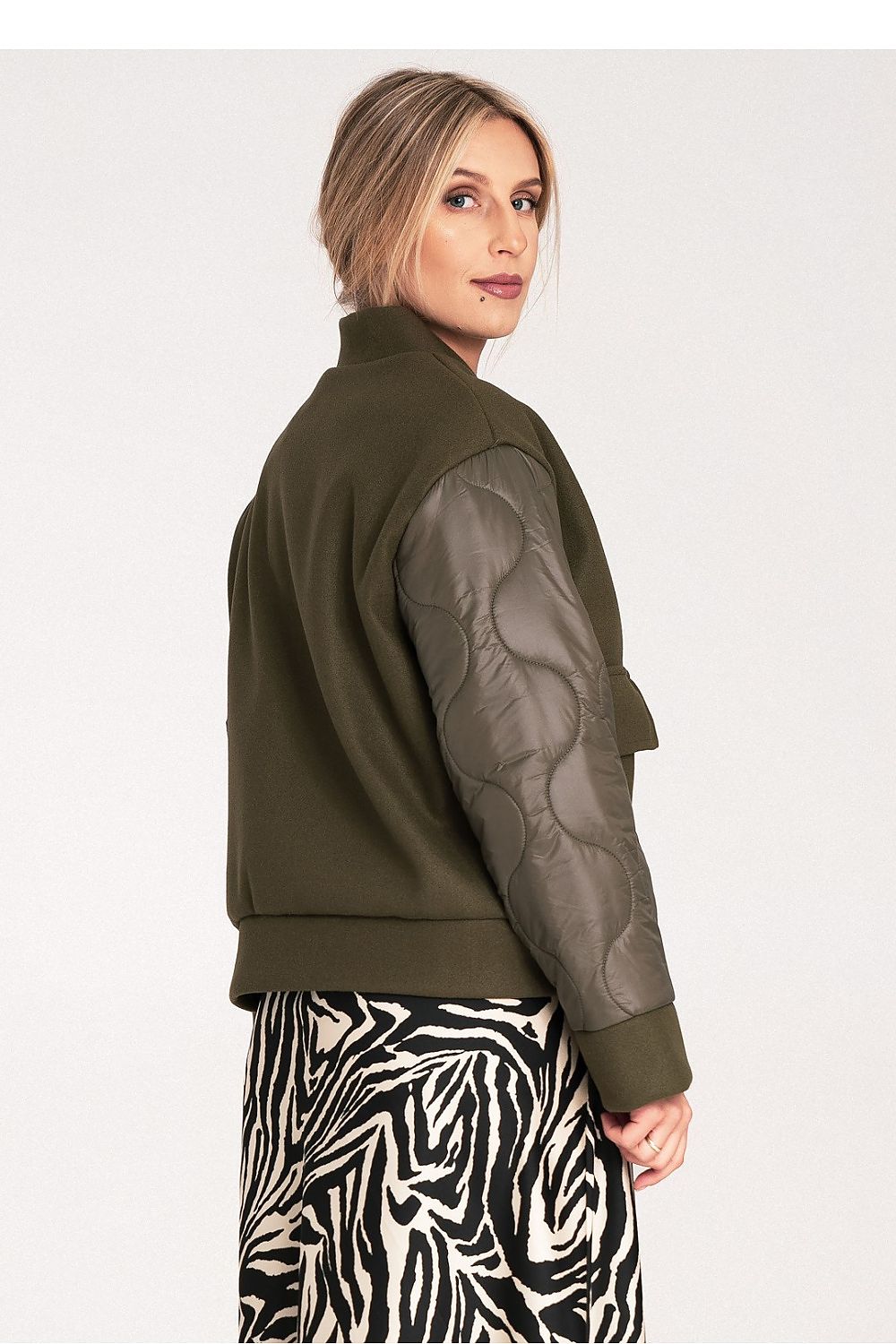 black jacket view 7