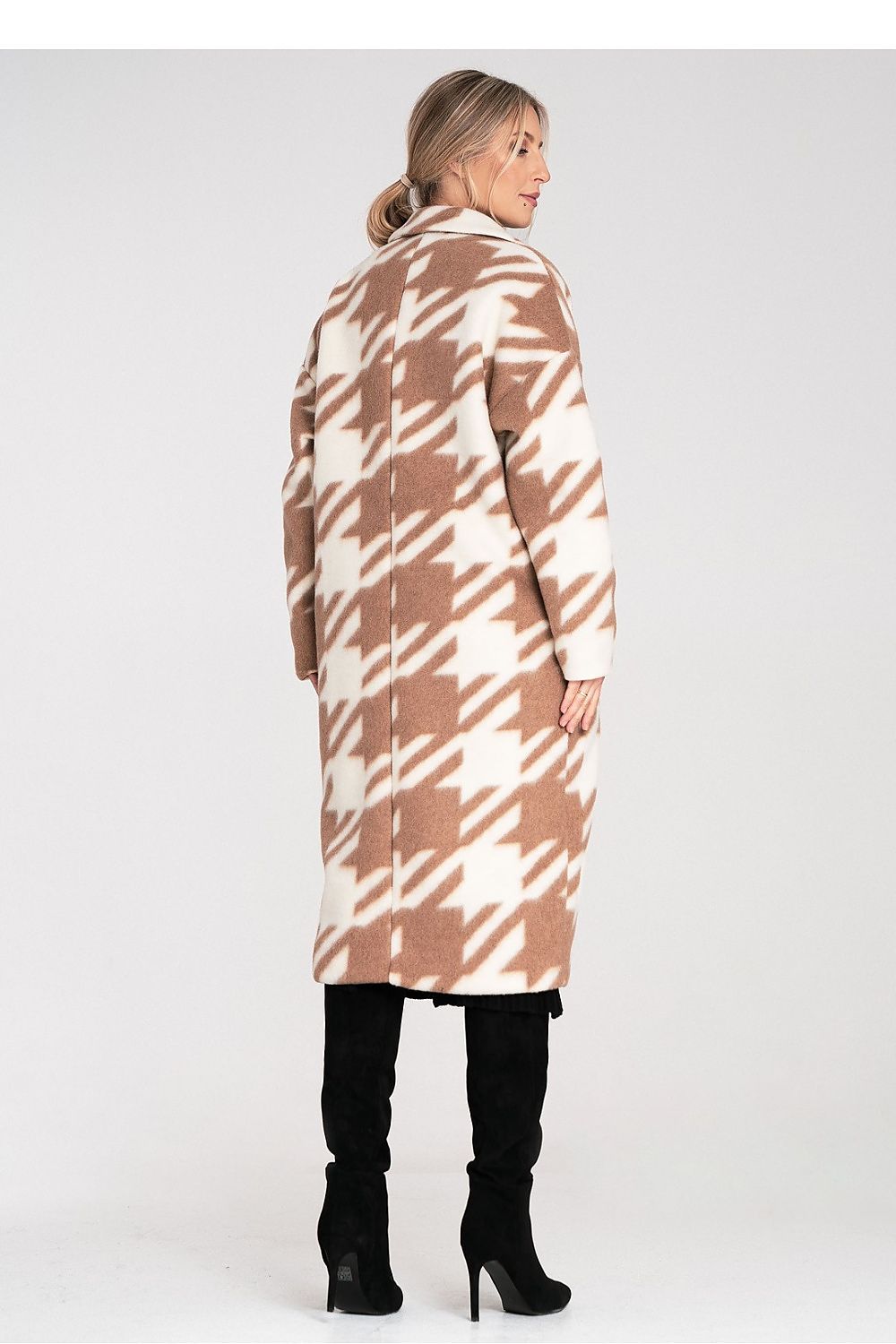 beige coat detail view