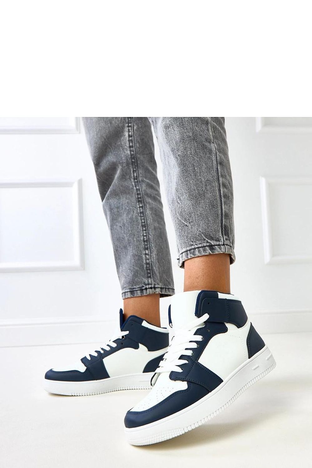 white wrap sport shoes alternate angle