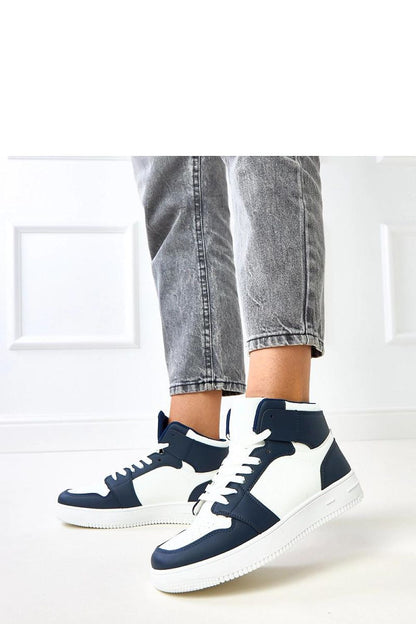white wrap sport shoes back view