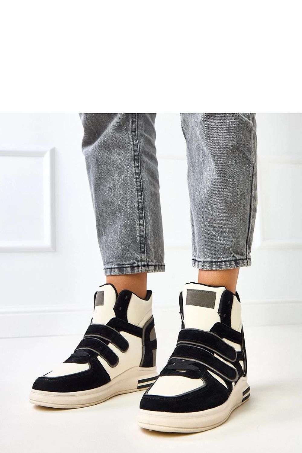 black sport shoes front view