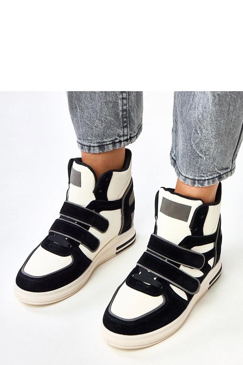 black sport shoes back view