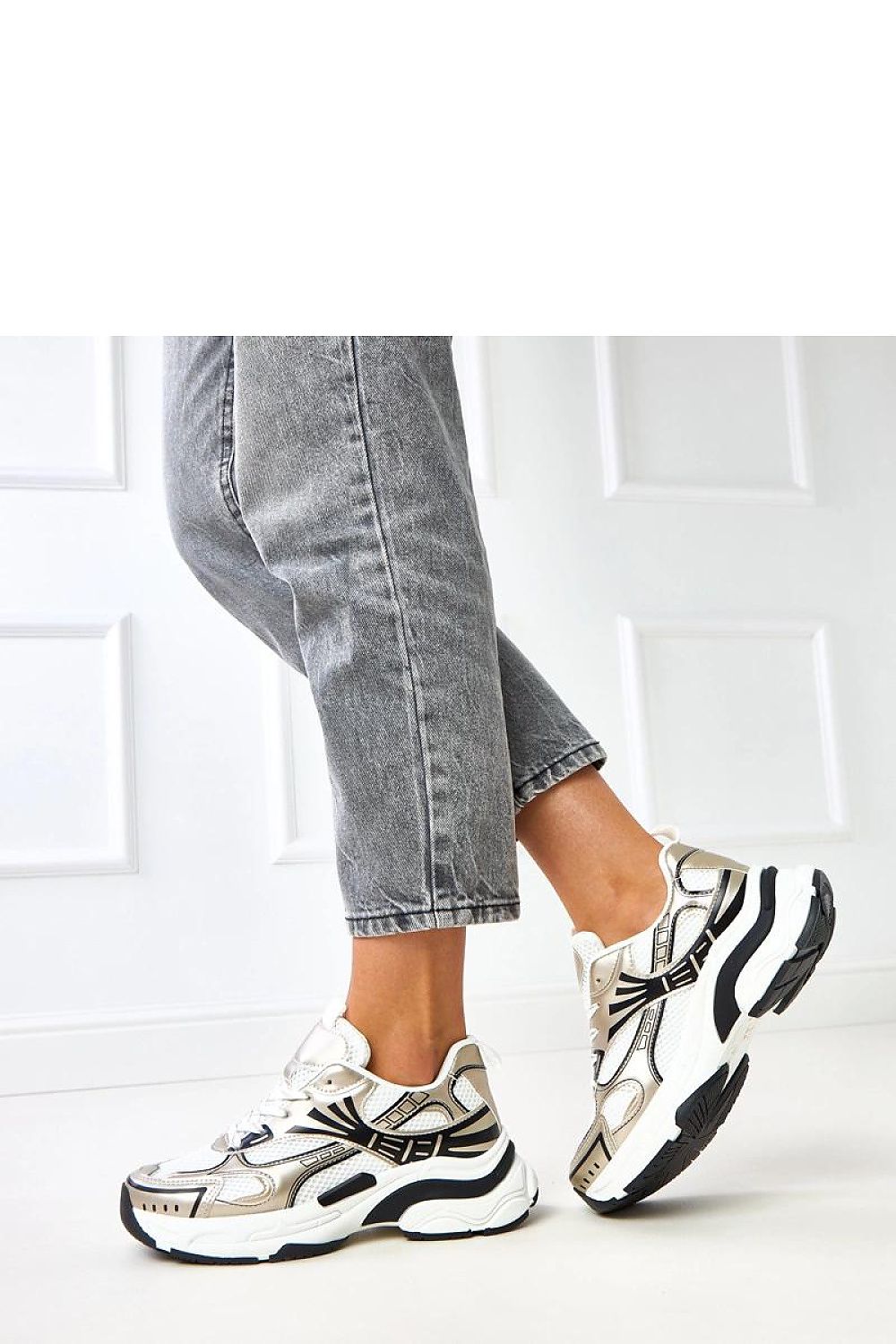 yellow lace sport shoes detail view