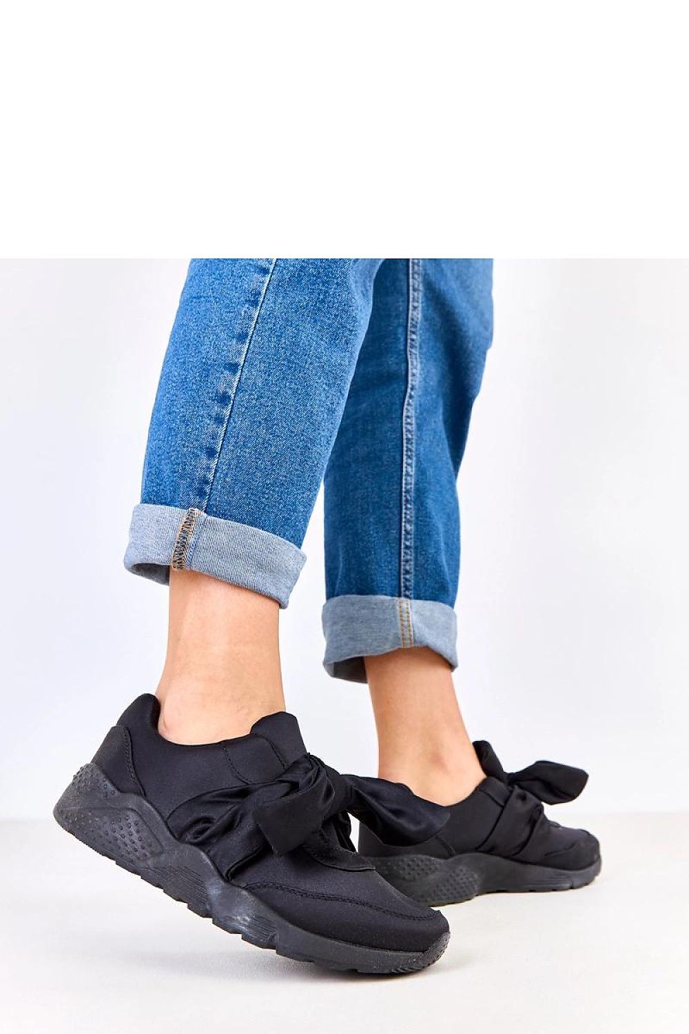 black mini sport shoes detail view