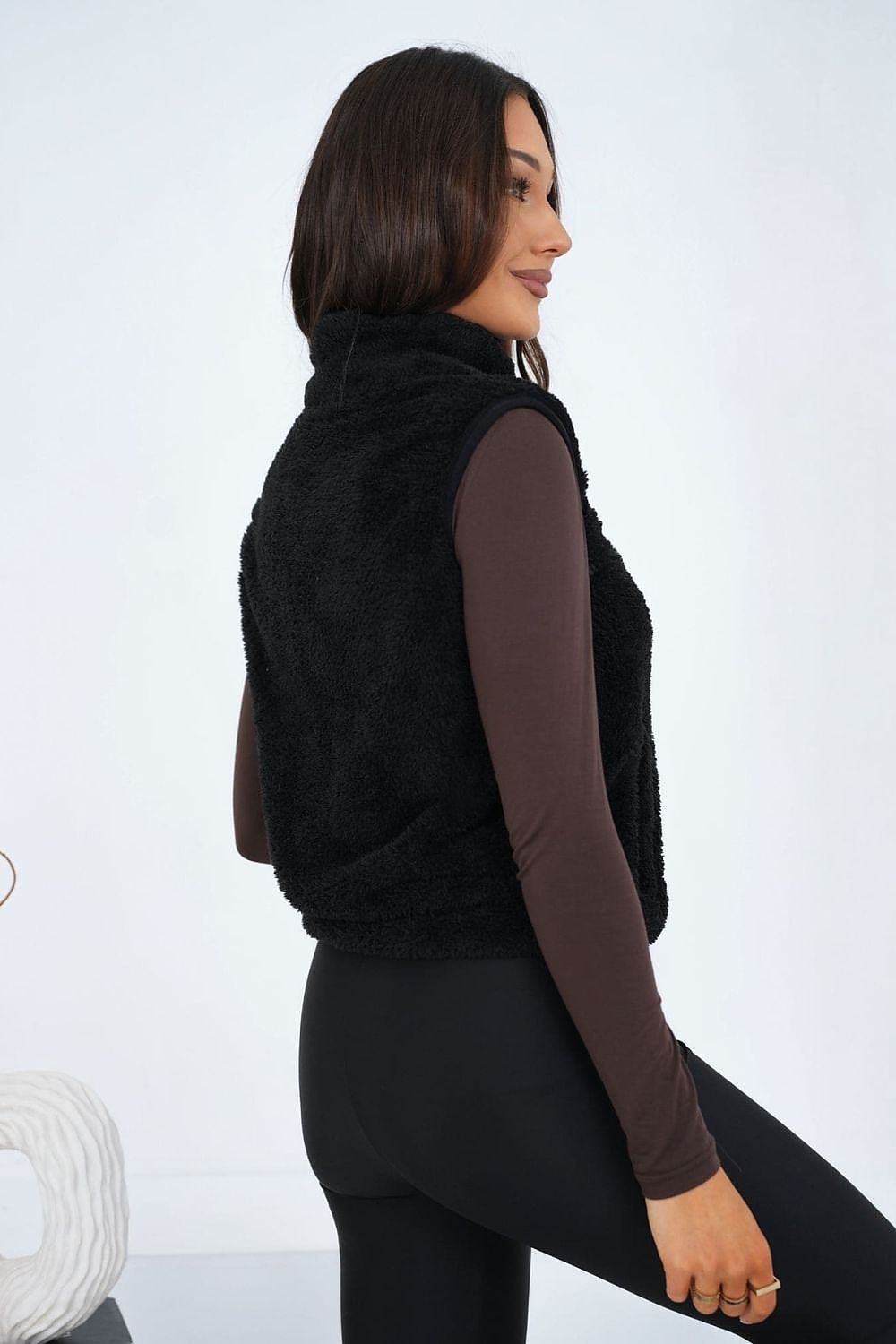 brown gilet view 10