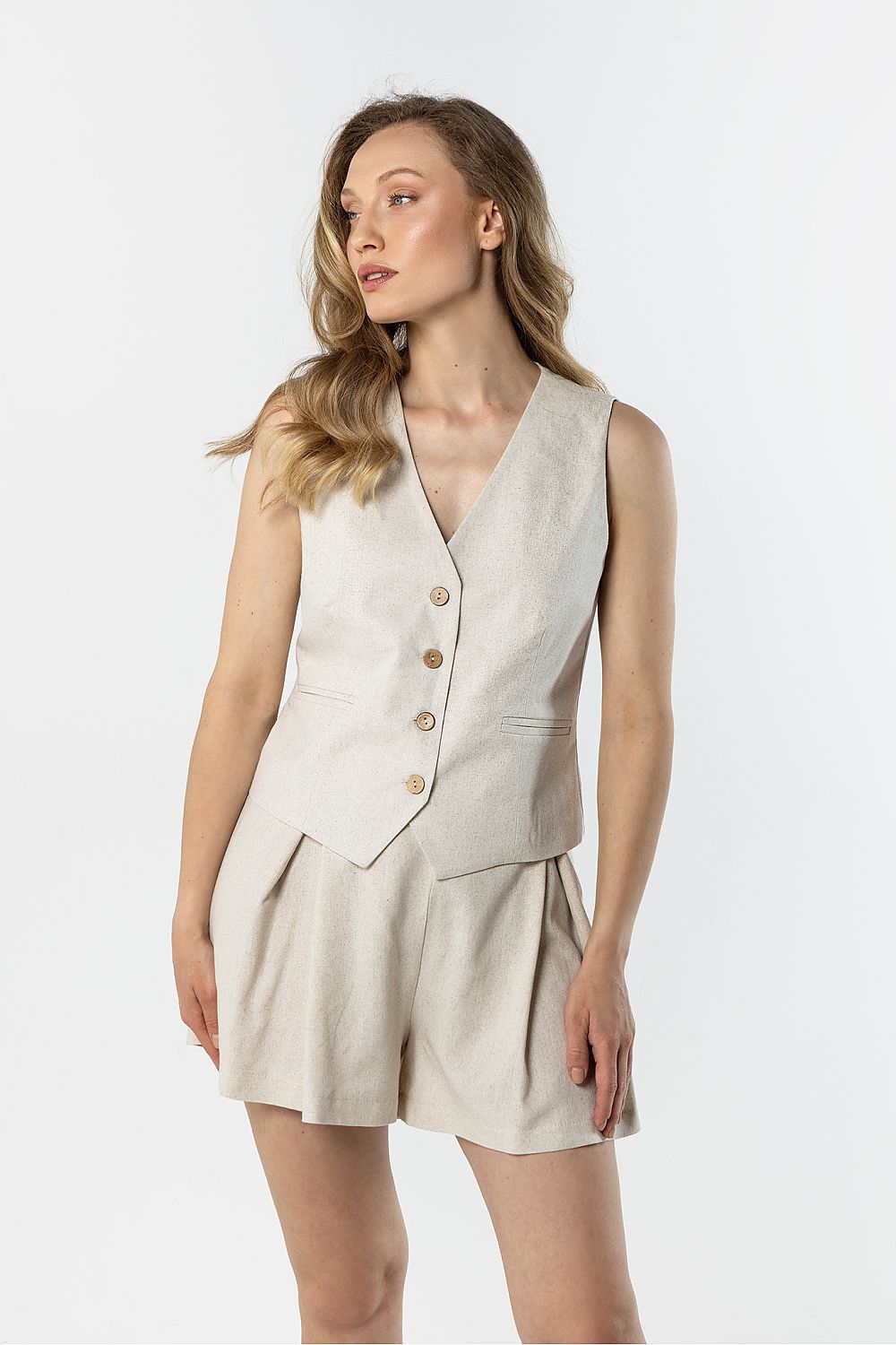 beige mini gilet view 8