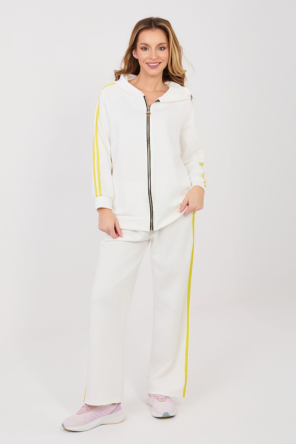 beige matching set front view
