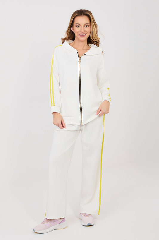 beige matching set front view