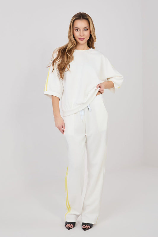 beige matching set front view
