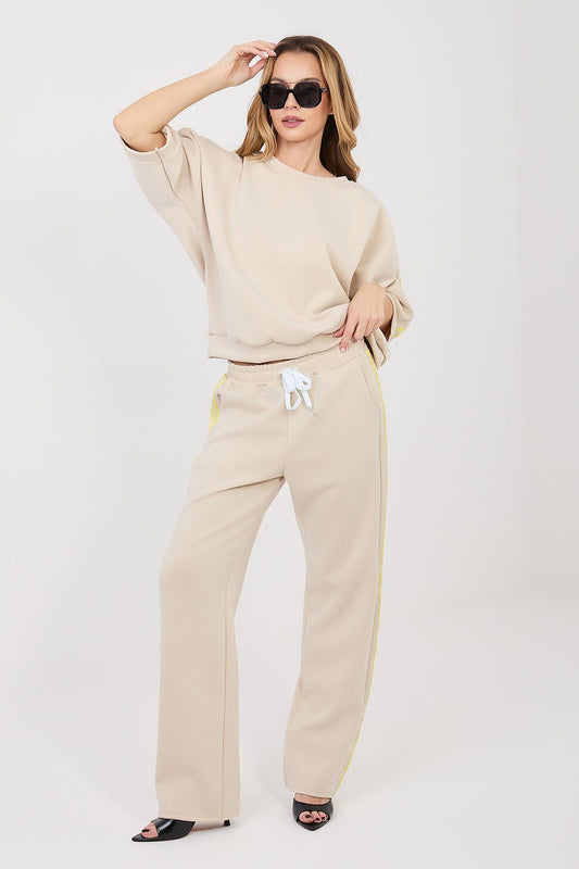beige matching set front view