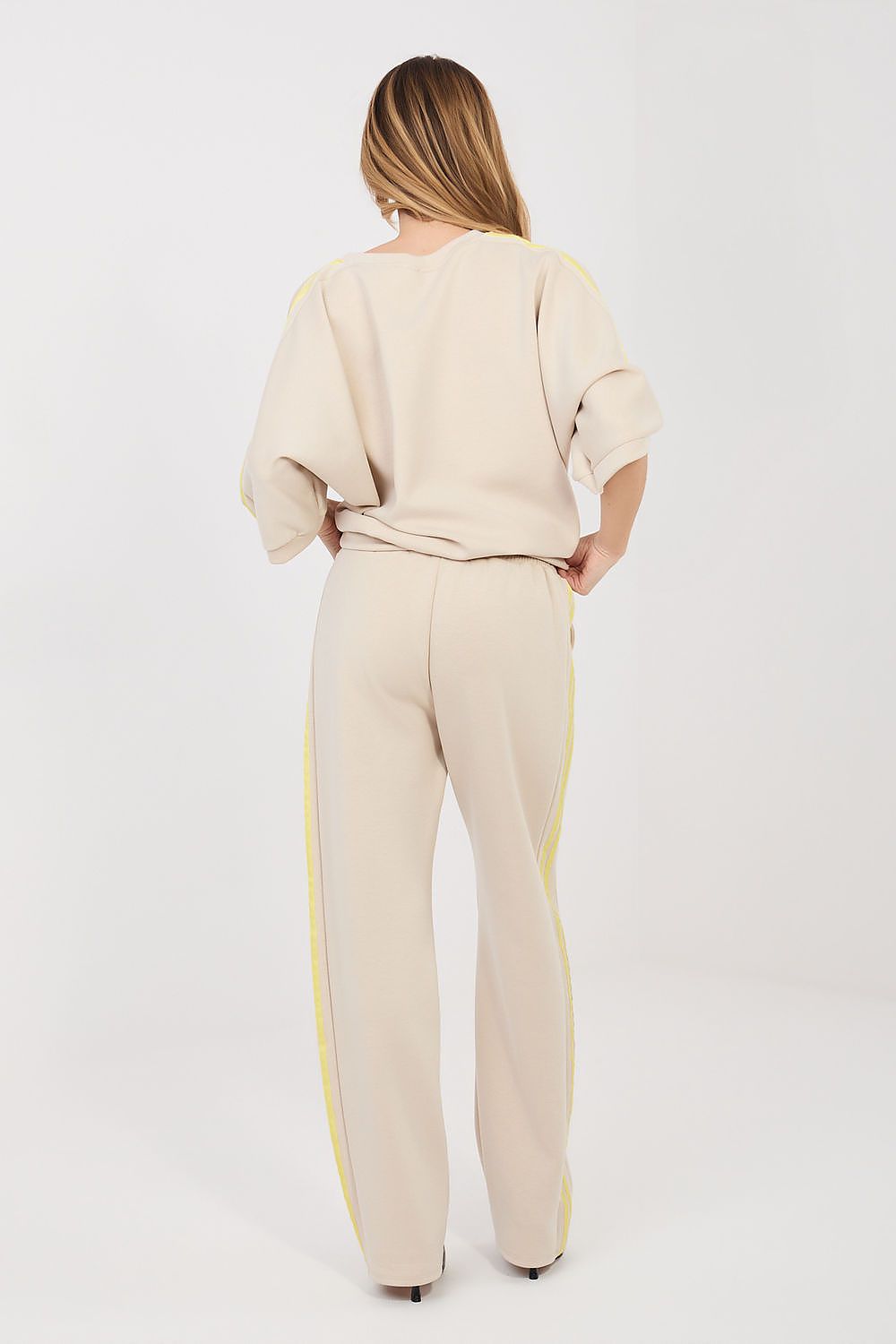 beige matching set detail view