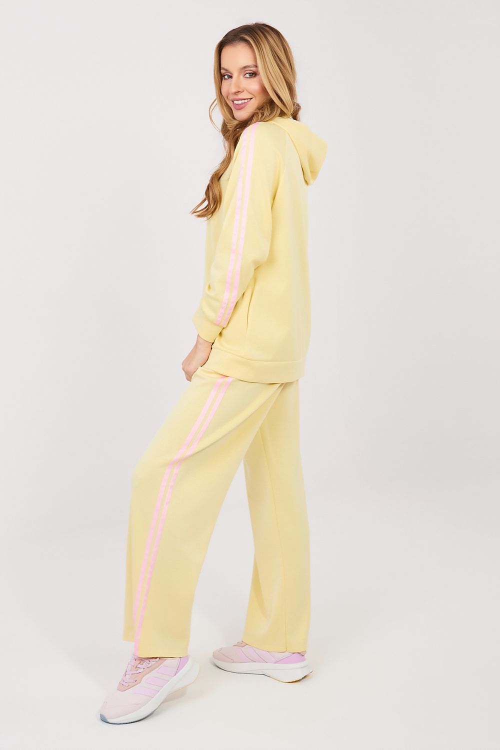 yellow matching set detail view