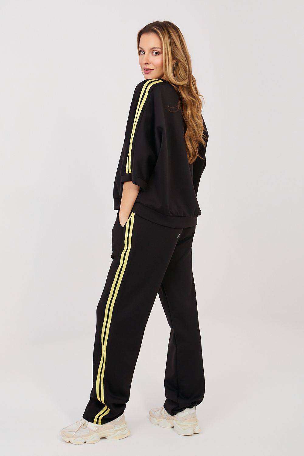 black matching set detail view