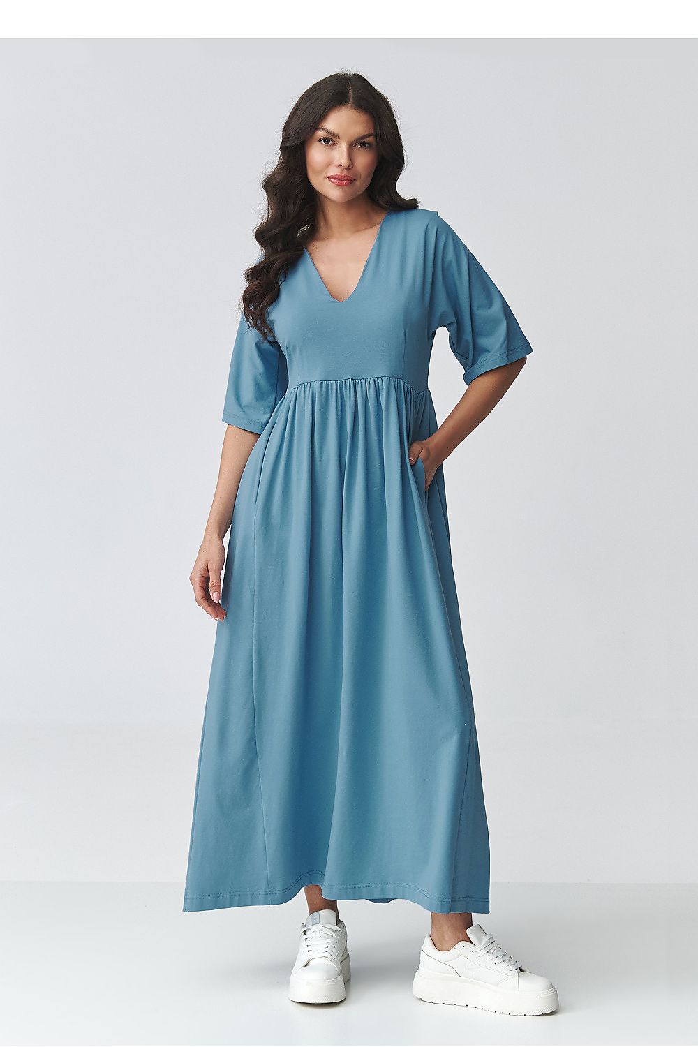 brown short sleeve v-neck day dress back view