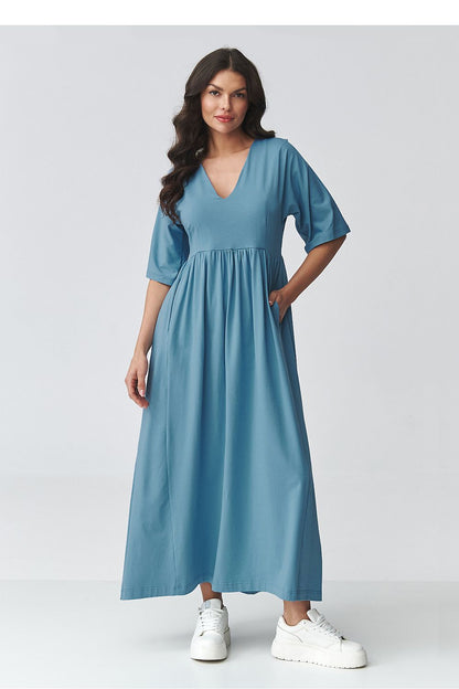 brown short sleeve v-neck day dress back view