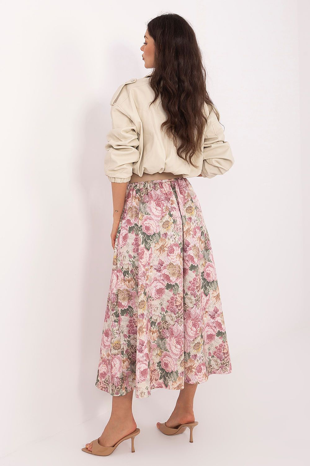 pink skirt detail view