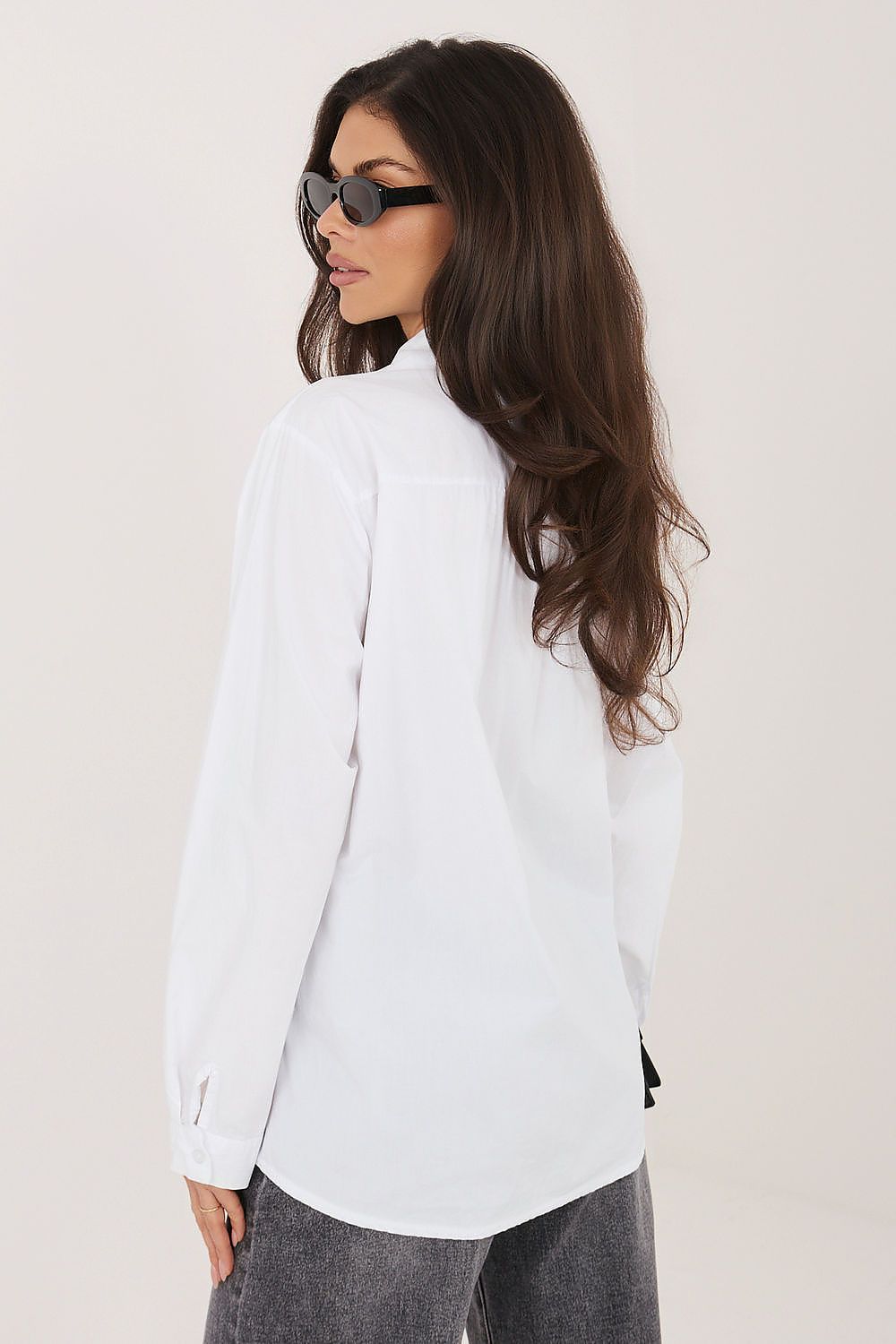 white long sleeve shirt detail view