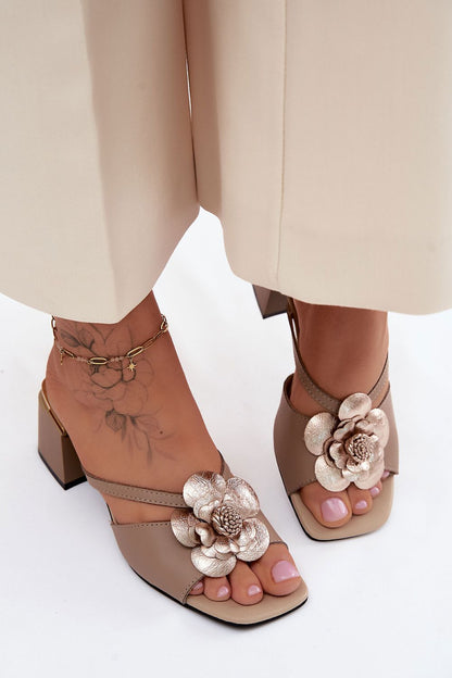 Women's Beige and White Leather Block Heel Heeled Sandals detail view
