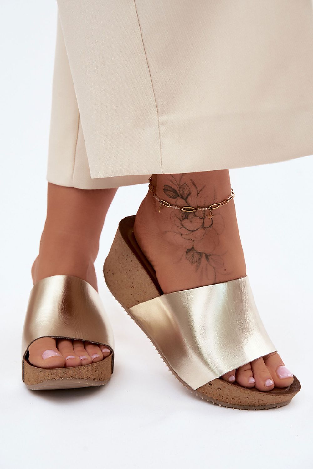 Women's Yellow and Brown Leather Platform Sole 7 Cm Heel Wedge Sandals detail view