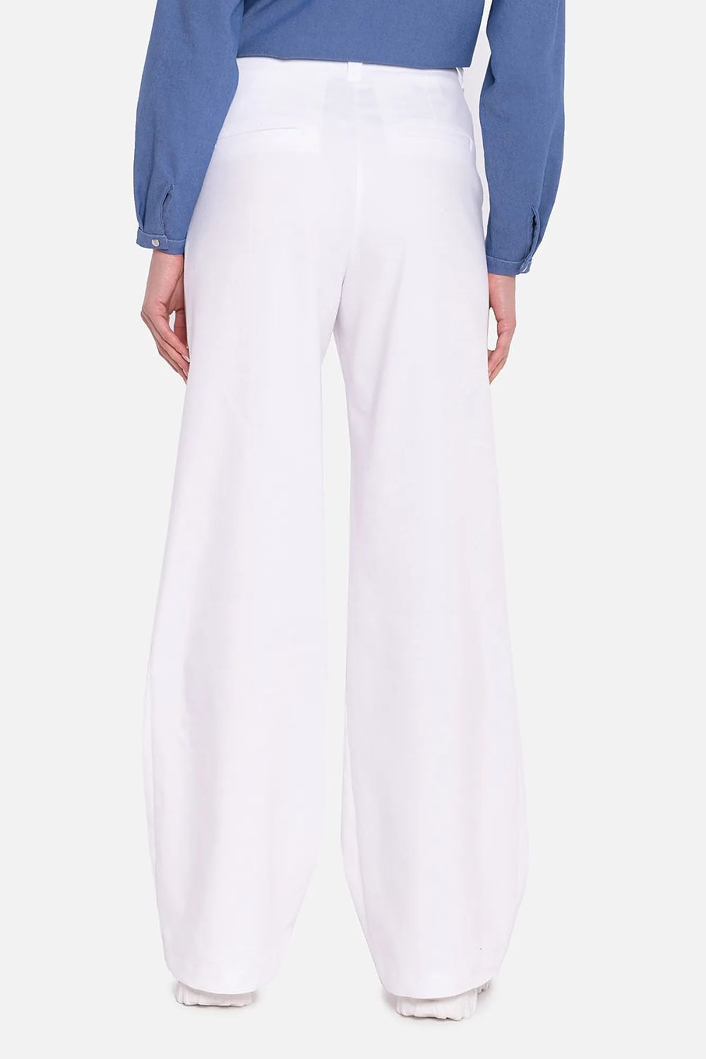 Women's white wide-leg mid-rise denim jeans with front pleats by Nife