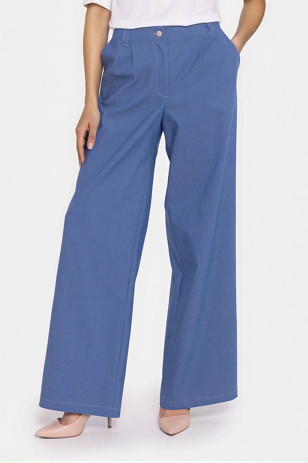 Women's white wide-leg mid-rise denim jeans with front pleats by Nife
