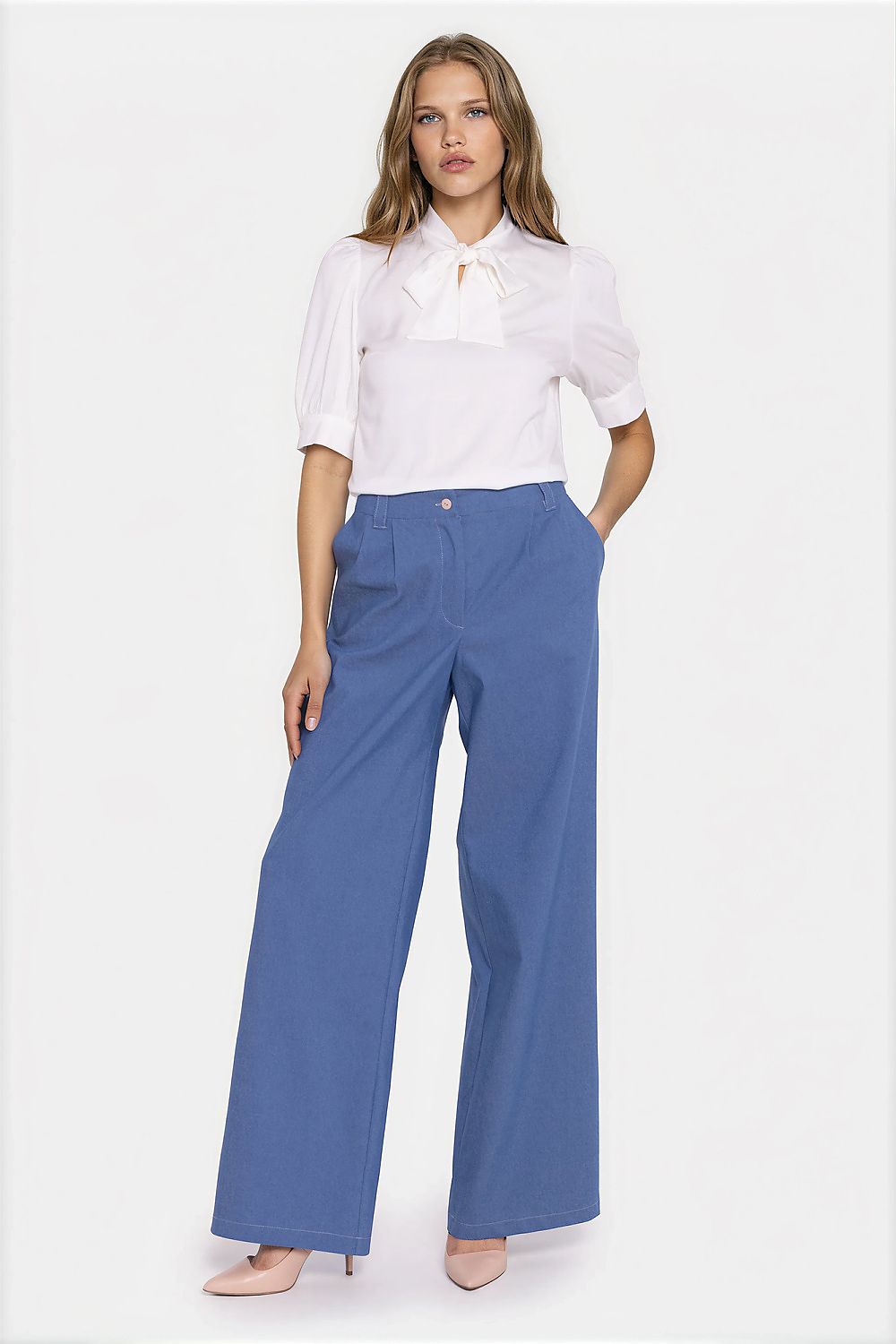 Women's white wide-leg mid-rise denim jeans with front pleats by Nife