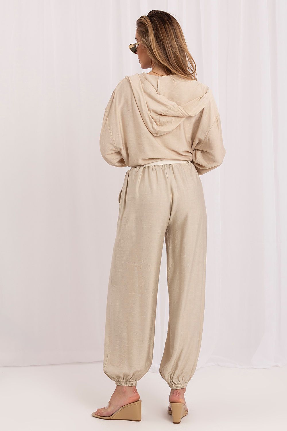 Women's Beige and Black Easy-fit Elastic Detail Women Trousers detail view