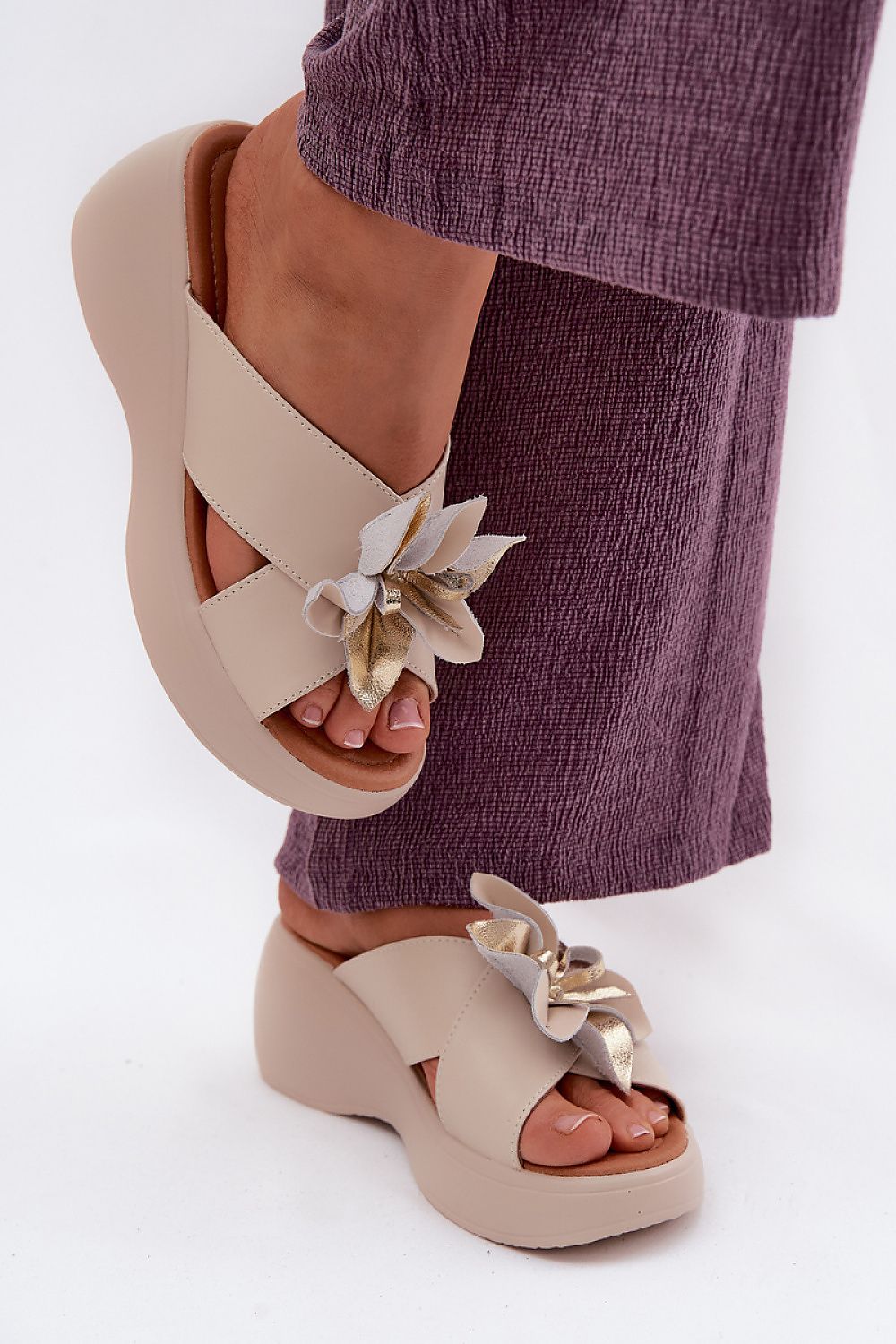 Women's Black and Beige Leather Strap Detail 7 Cm Heel Wedge Sandals view 6