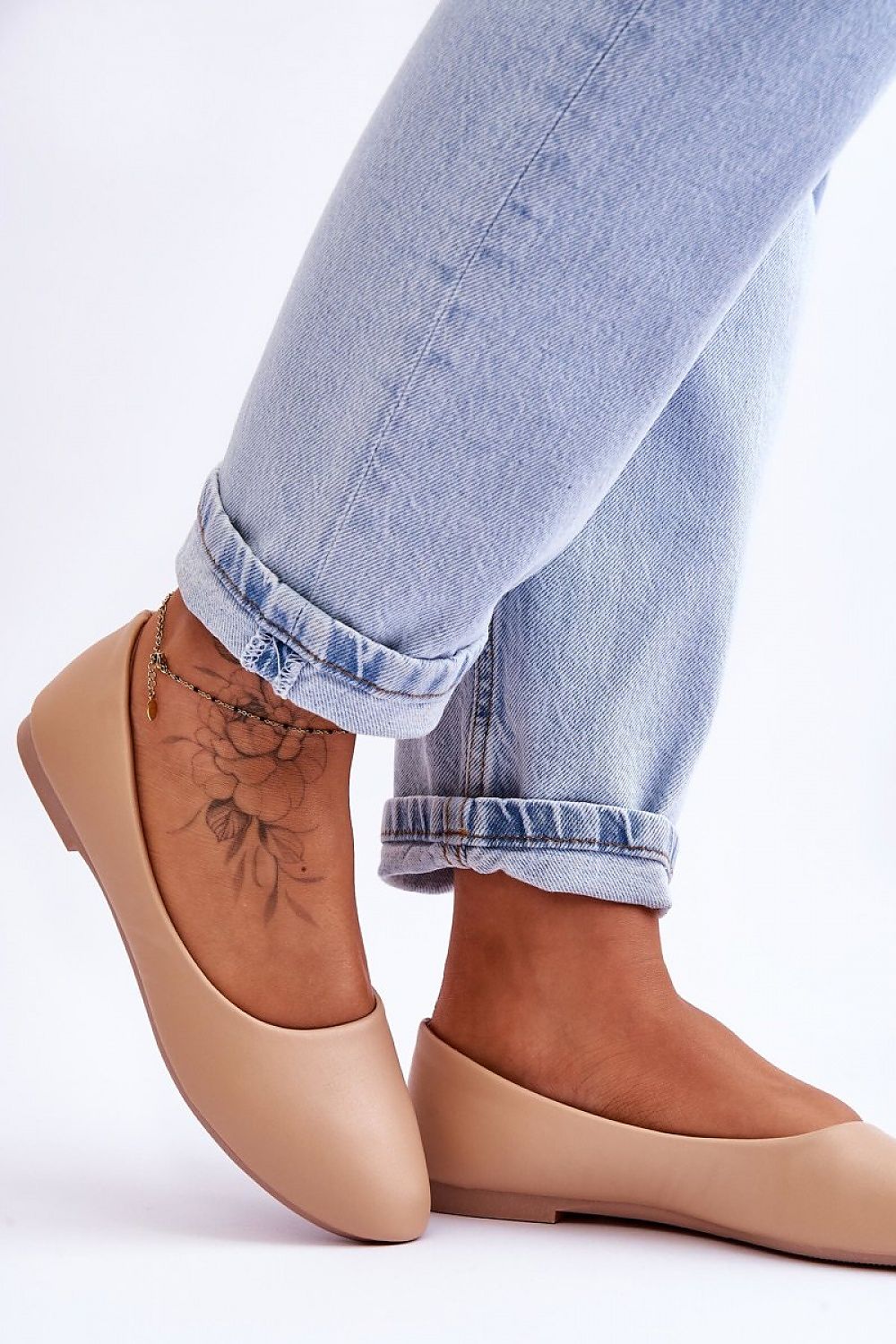 beige ballet flats detail view