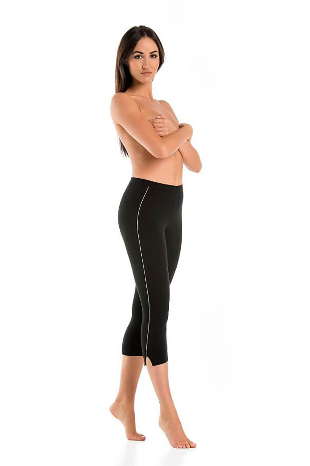 Women's black 3/4 leggings with white contrast side inserts