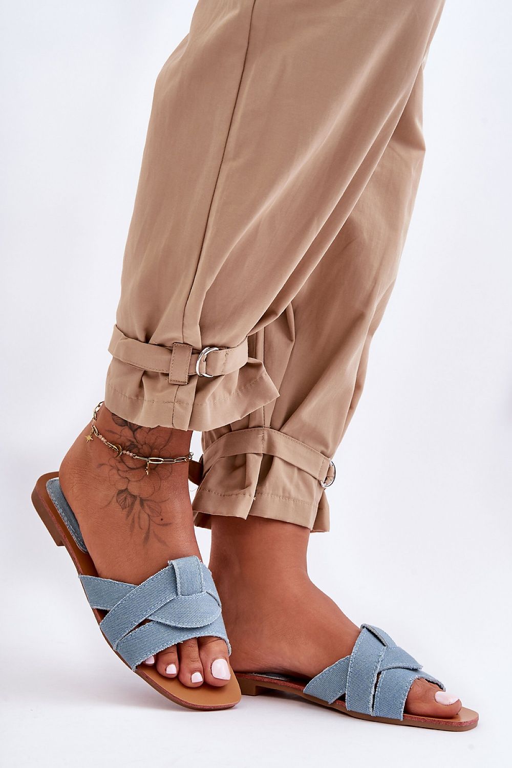 white lace flip-flops side view