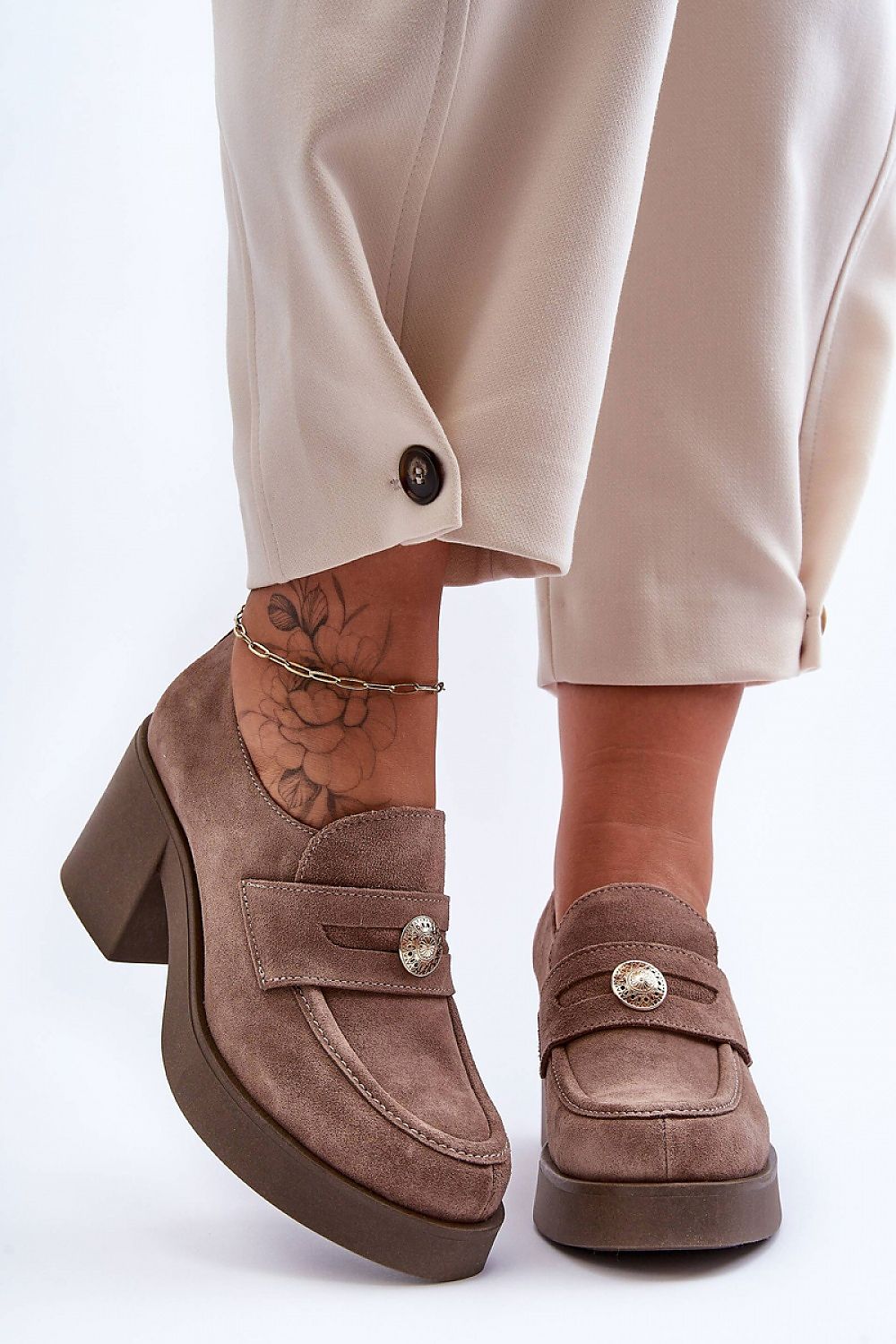 beige heeled low shoes front view